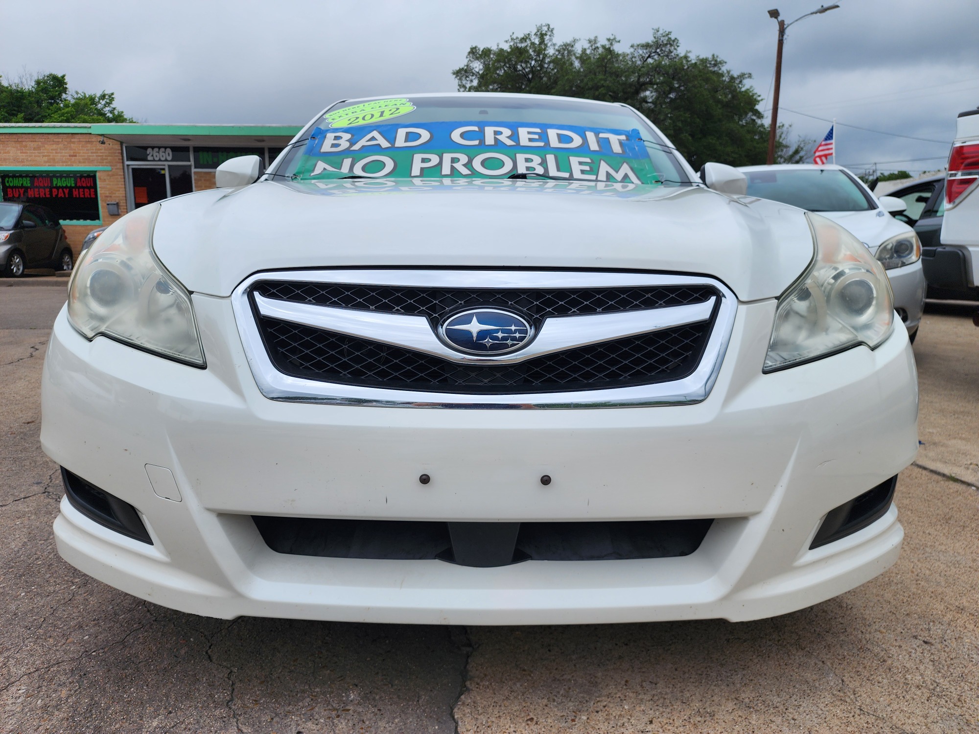 2012 DIAMOND WHITE Subaru Legacy Premium (4S3BMCB61C3) with an 2.5L H4 SOHC 16V engine, Continuously Variable Transmission transmission, located at 2660 S.Garland Avenue, Garland, TX, 75041, (469) 298-3118, 32.885387, -96.656776 - Photo #9